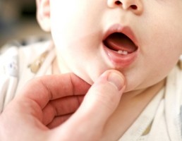 Les premières dents de bébé