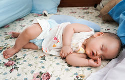 Dormir avec bébé – Cosleeping: bienfaits, dangers et conseils pratiques